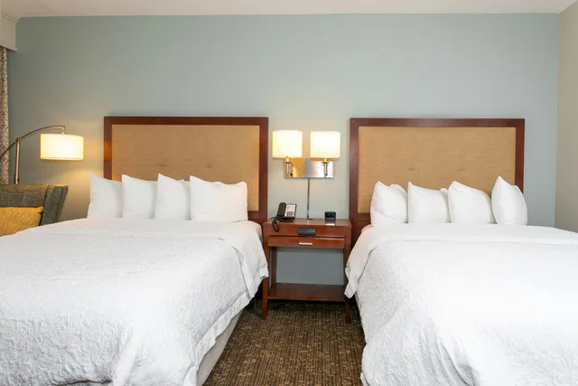 Room, 2 Queen Beds, Hampton Inn Suites Nashville Green Hills 2/4