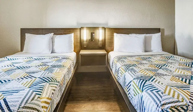 Deluxe, 2 Double Beds, Motel6 Amarillo, TX - Airport 3/9