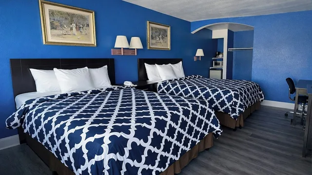 غرفة بسريرين كوين، Apollo Lodge and RV Park 4/10