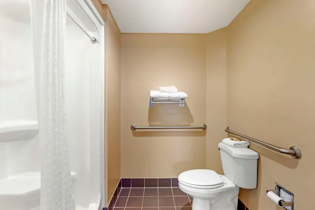 غرفة بسرير مزدوج لذوي الإعاقة، Best Western Plus Kingsland 5/7