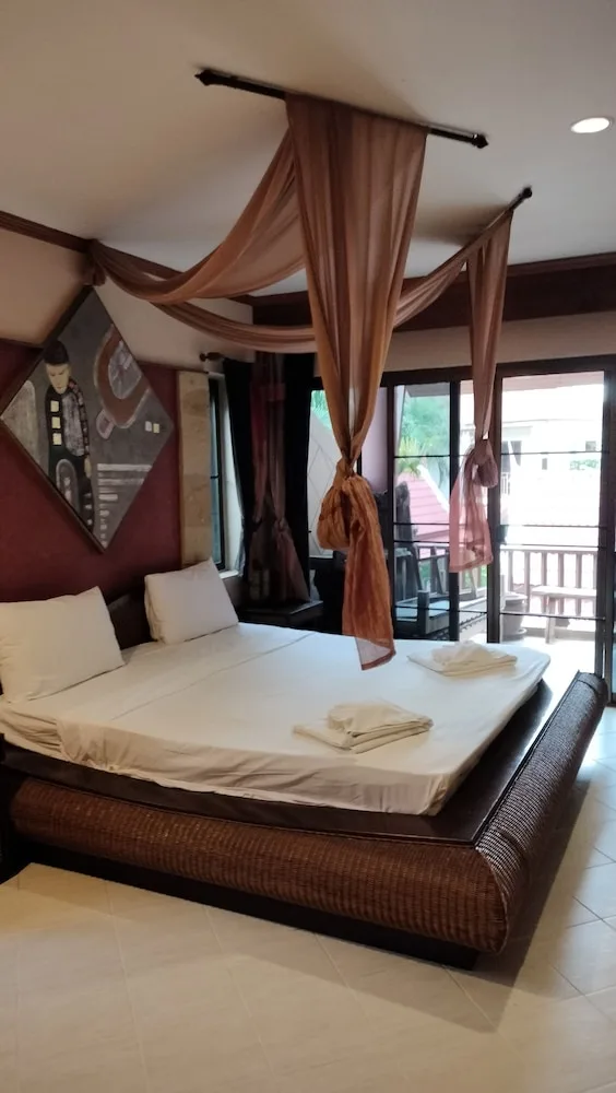 شقة بسريرين كينج بإطلالة على المسبح بشرفة بغرفتي نوم، Sai Rougn Residence 3/10
