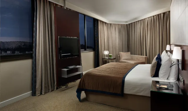 Luxury, Suite, King Bed, Athenaeum Intercontinental Hotel 3/6