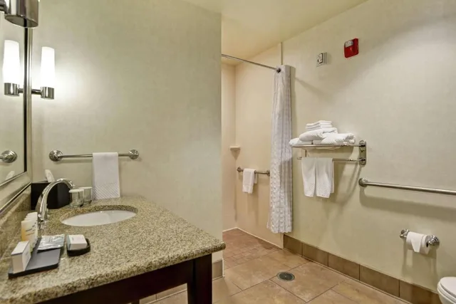 2 Rooms, Suite, 2 Queen Beds, Sofa, Accessible, Embassy Suites By Hilton Savannah Airport 2/3