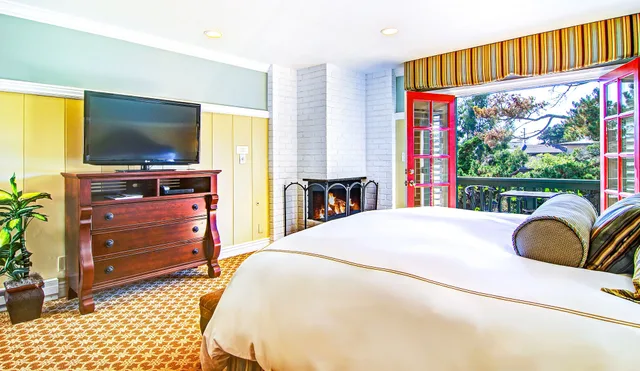 غرفة بريميوم بسرير كينج، Wayside Inn 1/4