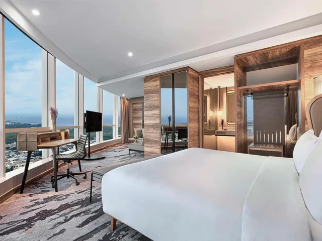 Room, King Bed, Bay View، Swissotel Jakarta PIK Avenue 4/10