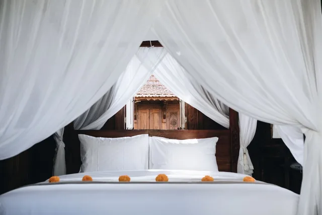 Romantic, Villa, King Bed, White Tortoise Eco Villas 6/10