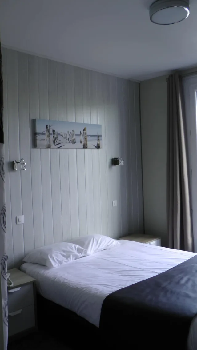 غرفة بسرير مزدوج بإطلالة على المرفأ، L Univers Hotel 2/9