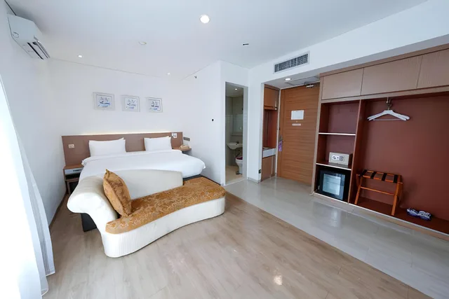 غرفة غراند تنفيذية بسرير كينج، Heef Hotel Pasar Baru Powered by Archipelago 2/2