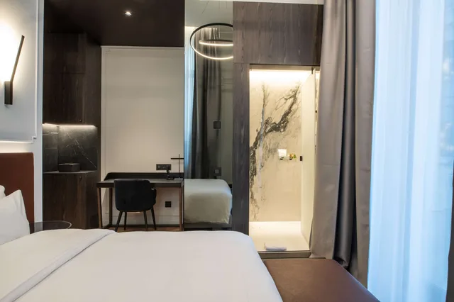 Collection, Superior، Radisson Collection Hotel, Palazzo Touring Club Milan 5/10