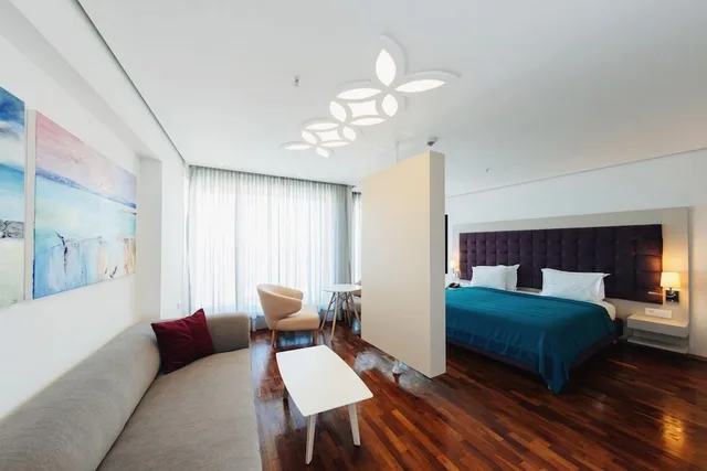 Bougainville Bay Hotel، ساراندا 34/78