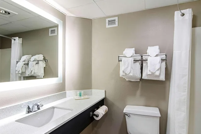 غرفة بسرير كوين، Clarion Inn Willow River 5/5
