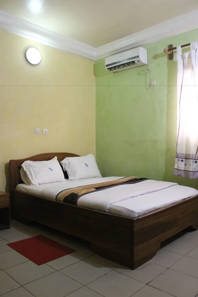 غرفة قياسية بسرير مزدوج، Hôtel La Renardière 1/3