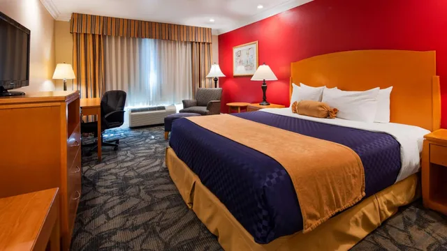Deluxe, King Bed, Best Western Plus Anaheim Orange County Hotel 1/3