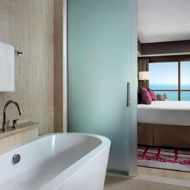 غرفة سيغنتشر بسرير فردي بإطلالة على البحر، Fairmont Ajman 4/5