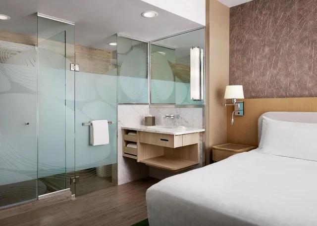 غرفة تنفيذية بسرير كينج بإطلالة على المسبح، Pasadena Hotel and Pool 1/1