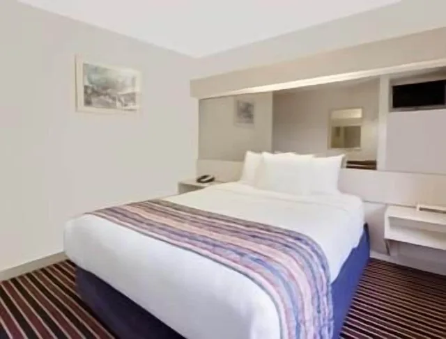 Studio, Suite, Queen Bed, Accessible, Microtel Inn Suites 1/2