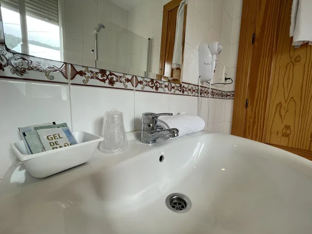 Room, Triple, 3 Beds, Quentar Hotel 4/4