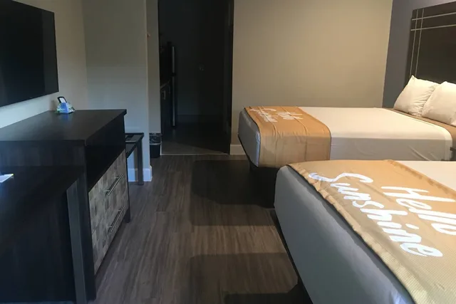 جناح استوديو بسريرين كوين، Days Inn & Suites By Wyndham La Porte 3/5