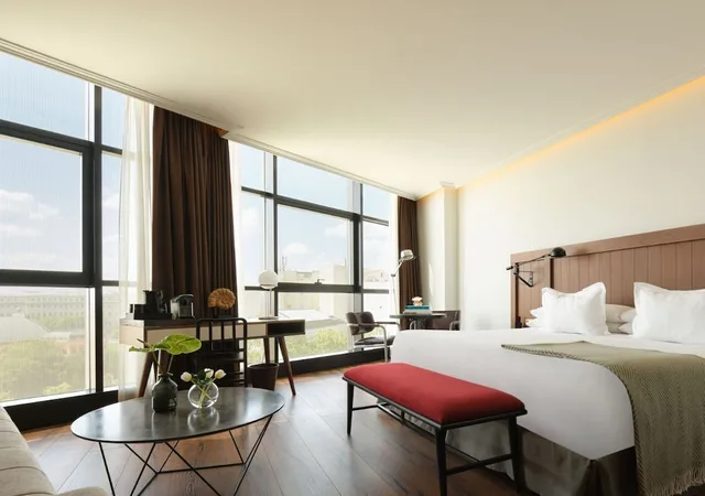 جناح سوبيريور، Only You Hotel Atocha 2/4