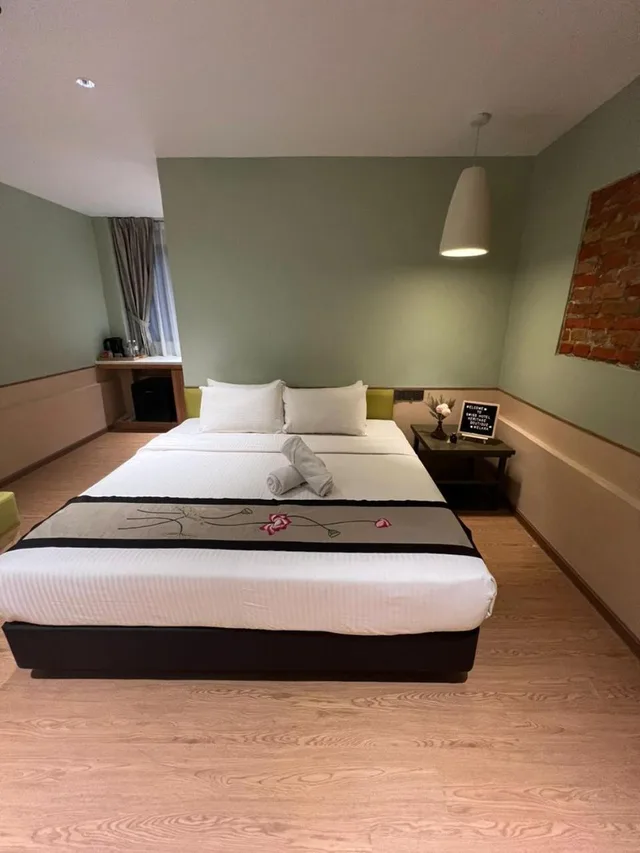 غرفة بريميير ديلوكس بسرير كينج مع أريكة، Swiss Heritage Boutique Hotel Jonker Street Melaka 4/6