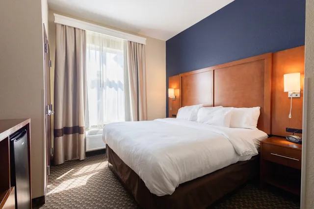 جناح، Comfort Suites Troy-I75 4/9