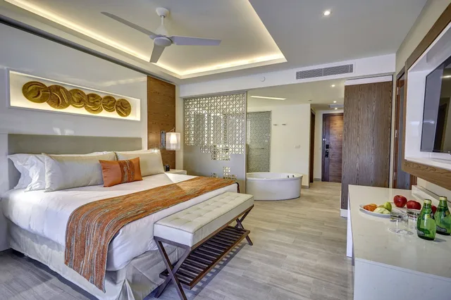 Junior Suite, Luxury, 2 Queen Beds, Ocean View, Sofa, Royalton Bavaro, An Autograph Collection All Inclusive Resort and Casino 3/4
