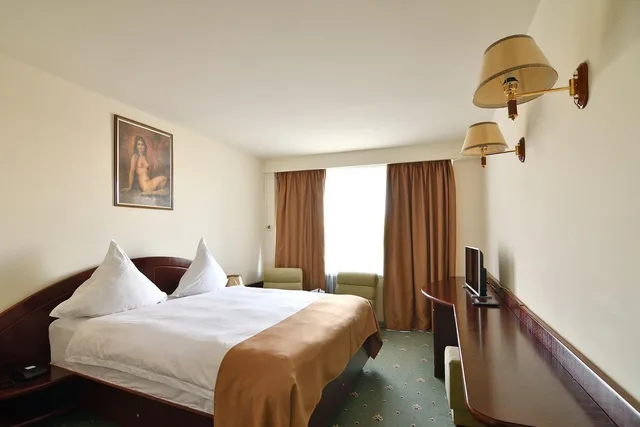 شقة، Hotel Delta 3 2/4