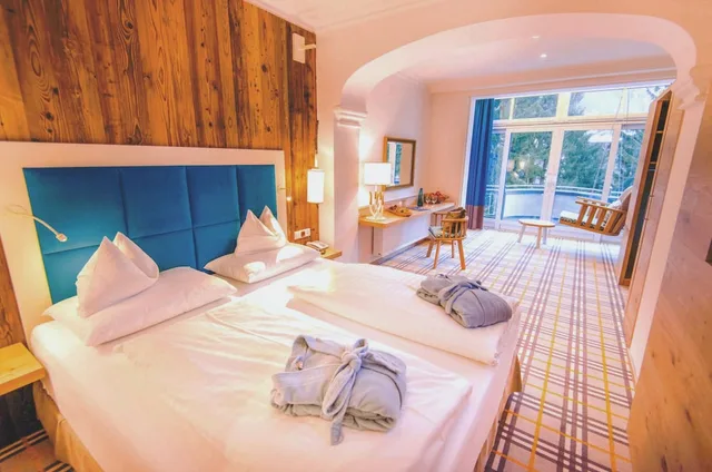 غرفة بريميوم بسرير مزدوج بإطلالة على الجبل بشرفة، Thermenhotel Sendlhof 3/8