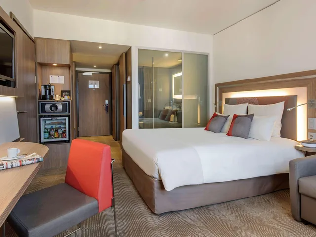 غرفة سوبيريور بسرير كوين، Novotel Lugano Paradiso 3/6