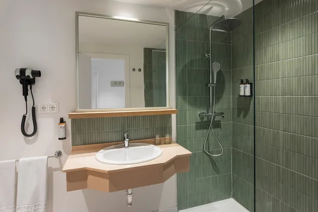 Sol, Suite, King Bed, Pool View, Sofa, Kitchen، Sol Sancti Petri 5/5