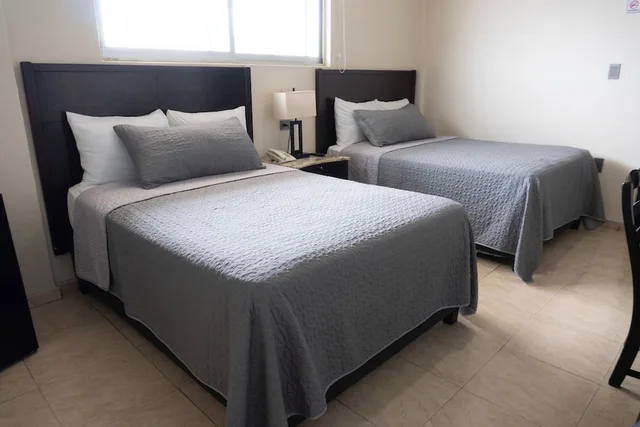 غرفة كلاسيكية بسريرين مزدوجين، Hotel America Centro 1/10