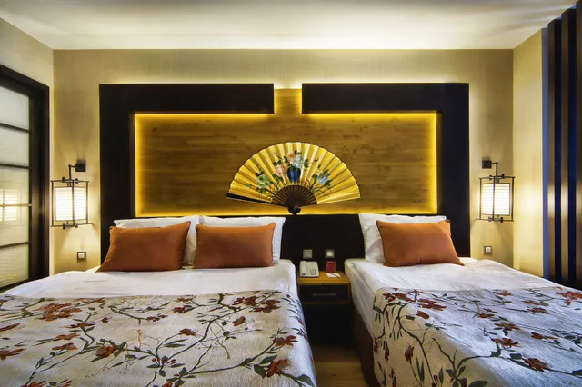 غرفة ديلوكس مفردة بإطلالة على البحر، Limak Lara De Luxe Hotel and Resort 2/3