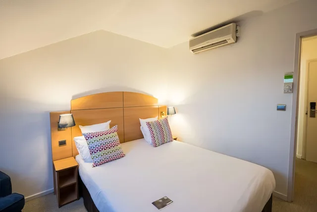 غرفة قياسية بسرير مزدوج في الطابق العلوي، Hotel Campanile Montesson Le Vesinet 5/10