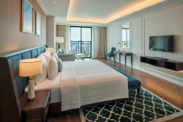 Deluxe, Queen Bed, Bay View، Flc Ha Long Bay Golf Club And Luxury Resort 4/10