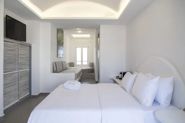1 Bedroom, Friends and Family, Family, Double Bed, Sofa، My Mykono Boutique by Mr and Mrs White 2/10