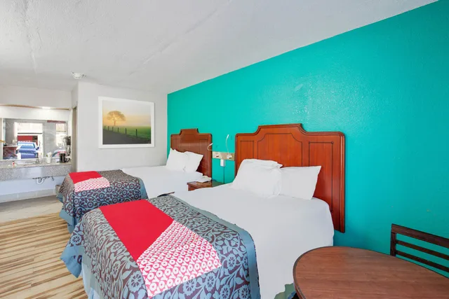 Room, 2 Double Beds, Hotel O Columbia Downtown near I-65 3/5