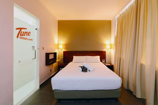 غرفة بسرير كوين، Tune Hotel Waterfront Kuching 1/6