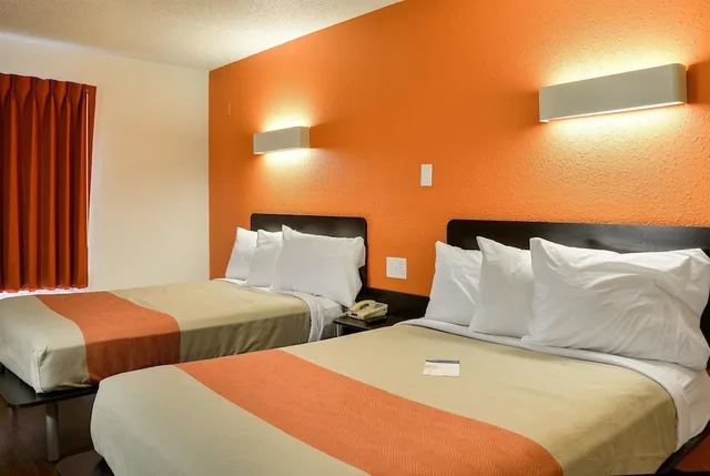 غرفة ديلوكس بسريرين مزدوجين، Motel6 Toledo, OH 5/7