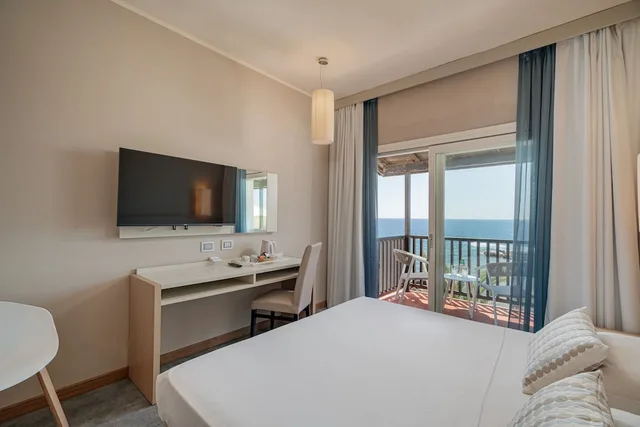 غرفة بسرير مزدوج أو سريرين منفصلين بإطلالة على البحر، Hotel Calabona 2/7