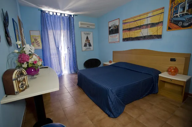 Superior, Double Bed, Hotel Cine Holiday 2/3