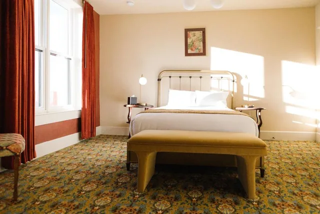 غرفة قياسية بسرير كينج وسرير كوين، Belvada Hotel 6/8