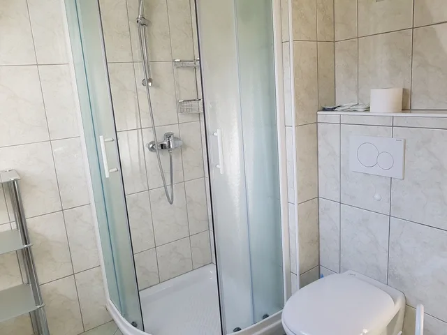 غرفة رباعية بسرير كينج وسريرين منفصلين بإطلالة على الجبل بشرفة، Hotel Gasperin 10/10