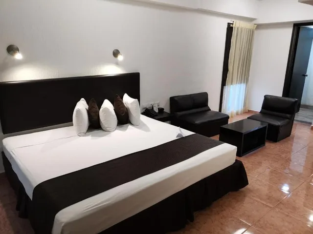 Executive, Double Bed, Hotel Maya Yucatan by Cartas a Frida 2/4