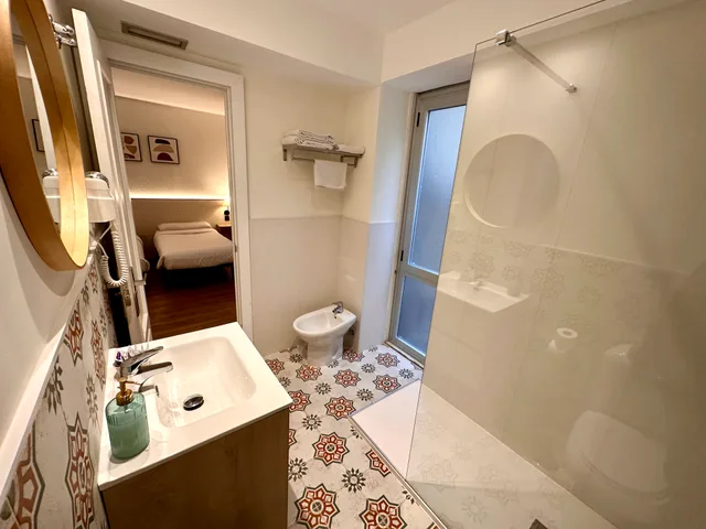 غرفة قياسية بسريرين منفصلين، Far Home Hostel 9/10