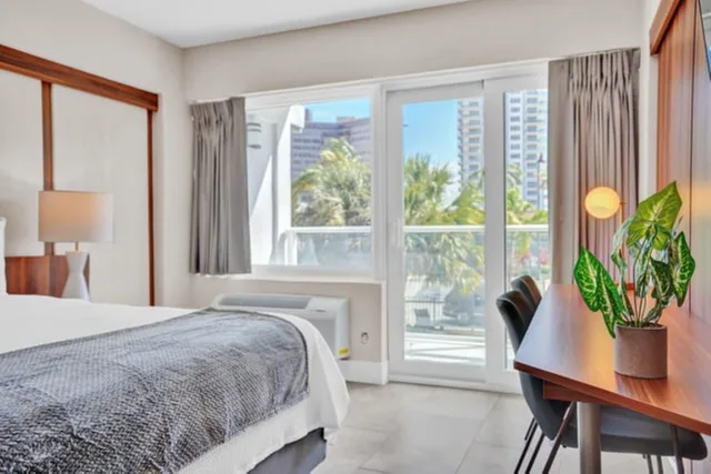 غرفة بشرفة، The Garden Hotel and Resort 4/4