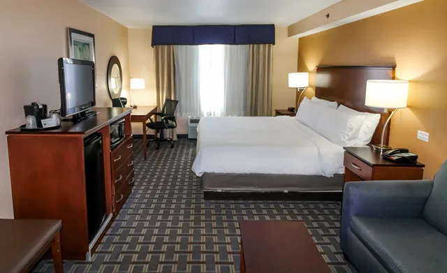 Room, King Bed, Holiday Inn Express Hotels Suites Cocoa Beach 2/6