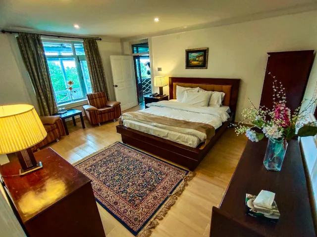 غرفة ديلوكس بسرير كوين، Lockwood Hotel Murree 1/1