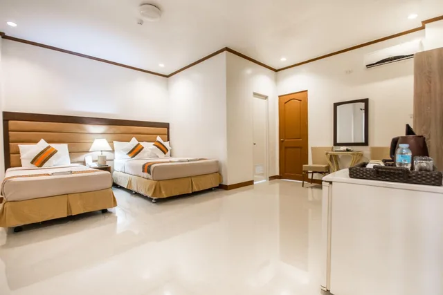 غرفة قياسية ثلاثية بسرير فردي، Sur Beach Resort Boracay 3/10