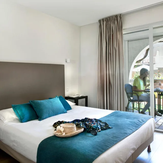 غرفة بسرير مزدوج بشرفة، HOTEL LE COTTAGE 4/10