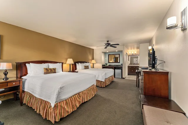 غرفة تقليدية بسريرين كوين، Redwood Hyperion Suites 6/8